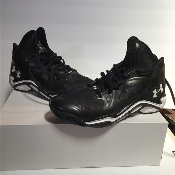 Under Armor athletic shoes! - Picture 1 of 4